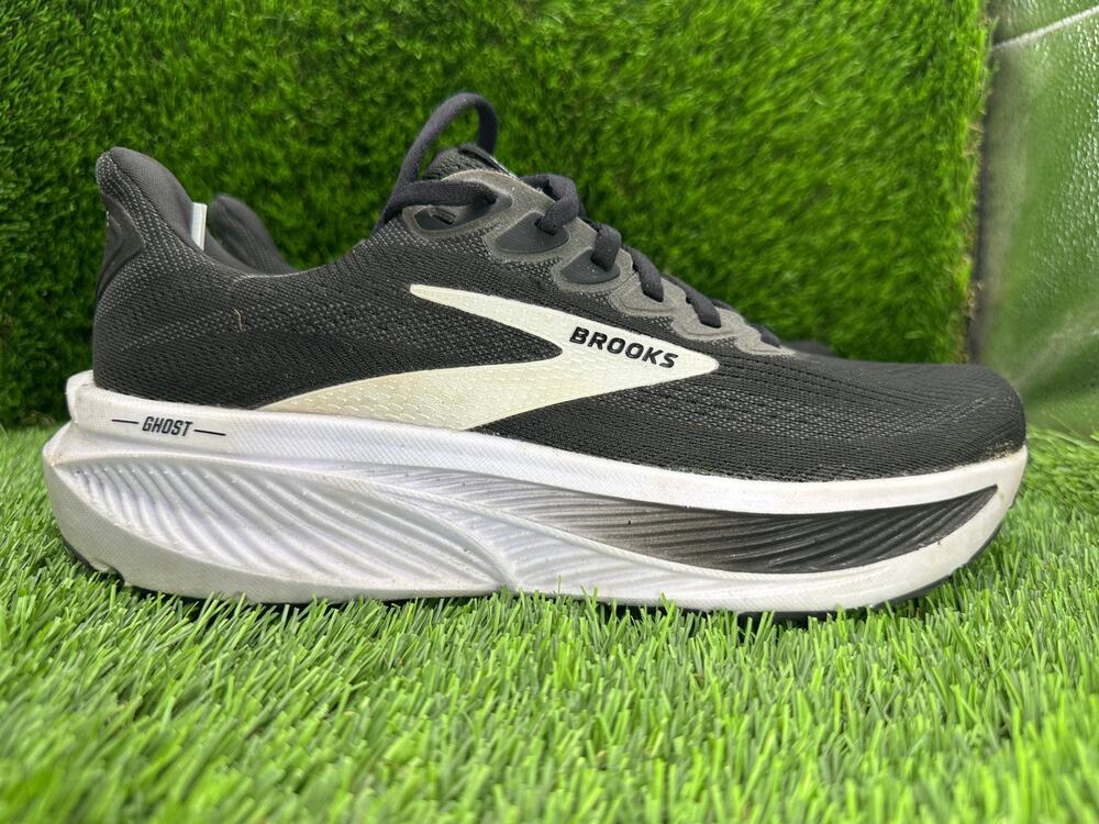 Brooks Ghost 17 1204311B090 Athletic Sneaker Women's 8.5B Black Mesh Gym Running